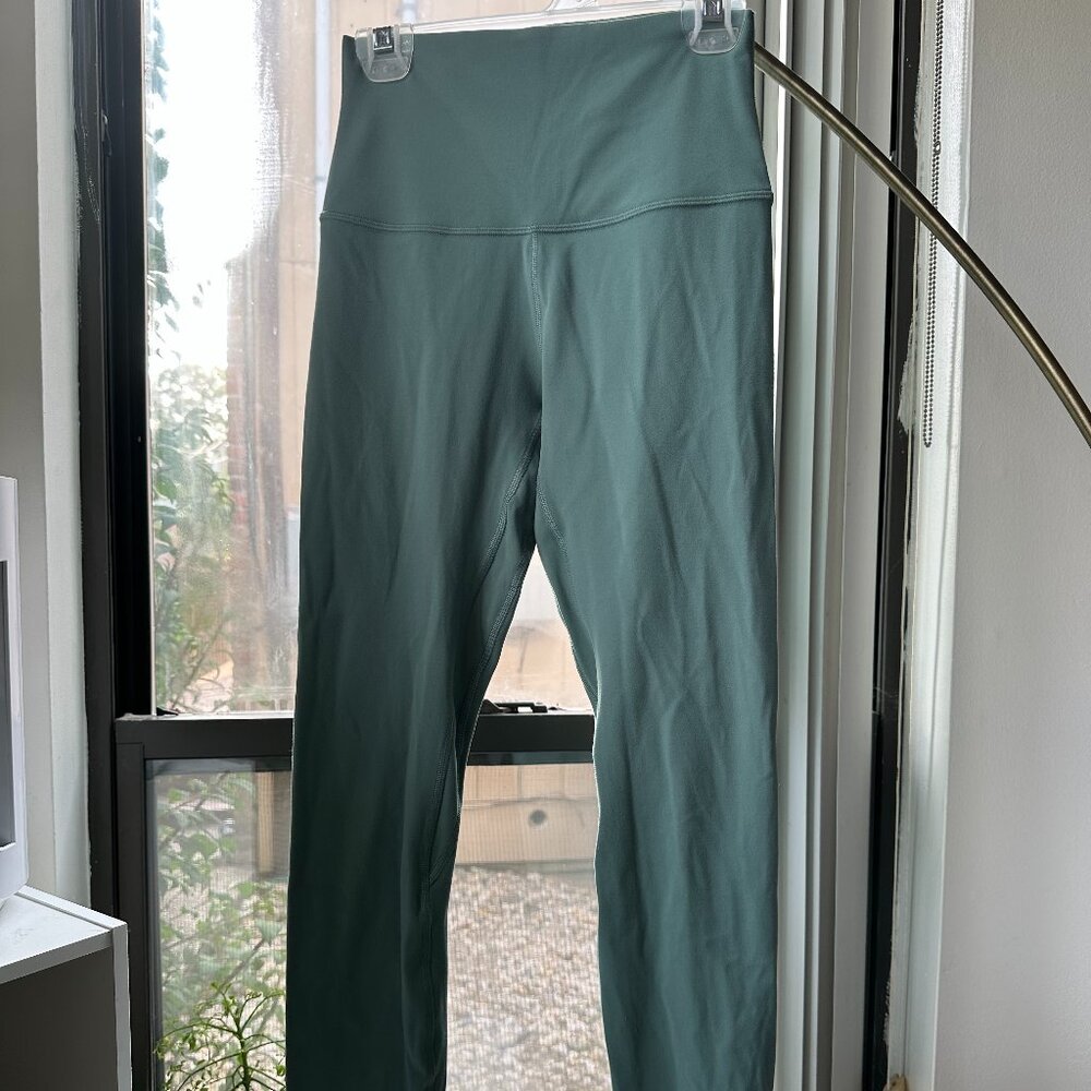 Lululemon 25 inch length Align leggings  size 4